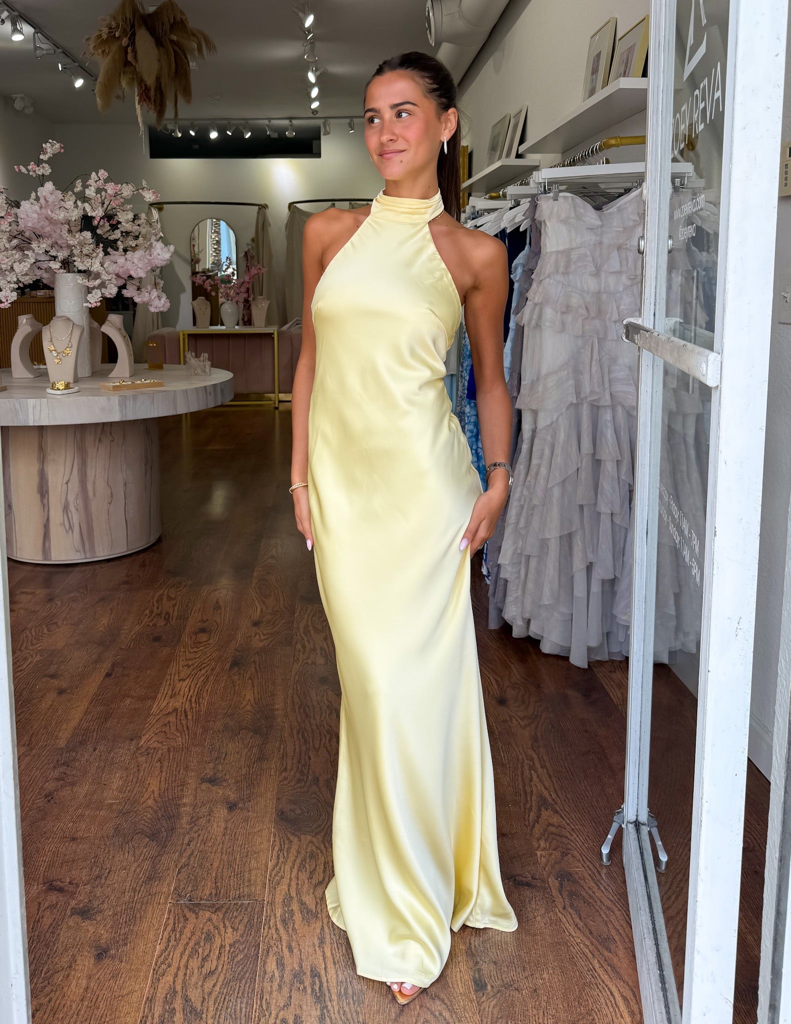 ZEYNEP | ELEGANTE VESTIDO MAXI DE SATÉN