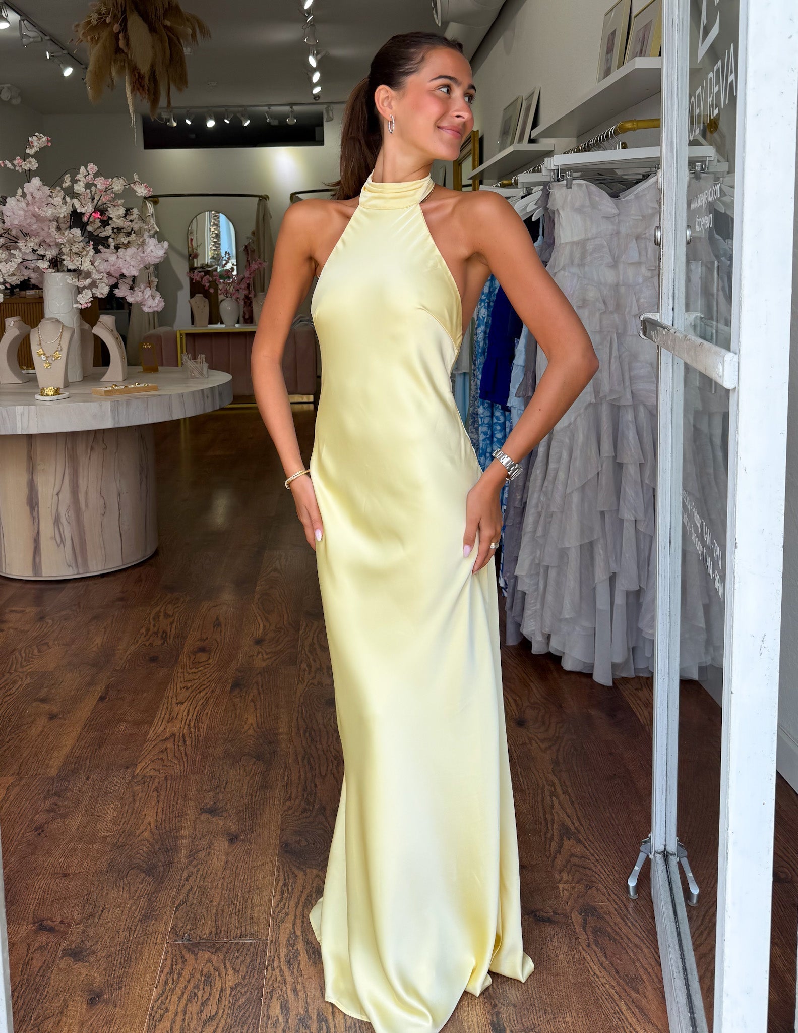 ZEYNEP | ELEGANTE VESTIDO MAXI DE SATÉN